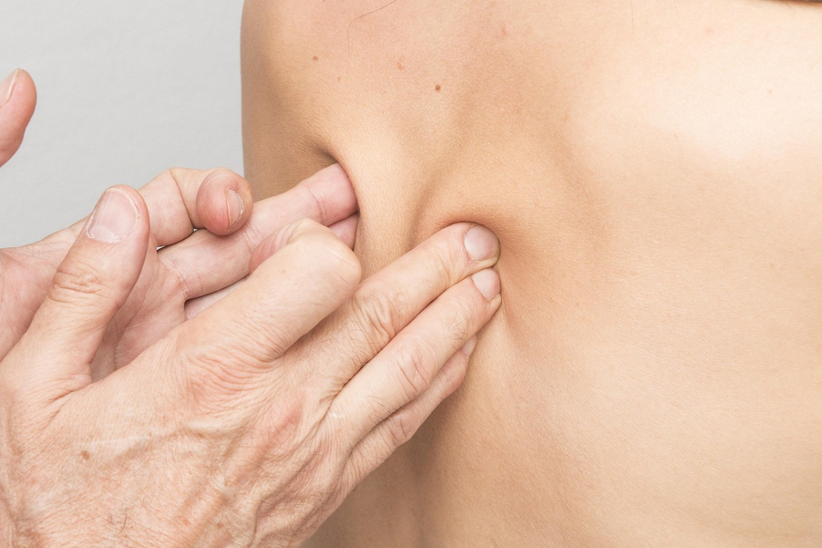 Deep tissue back massage